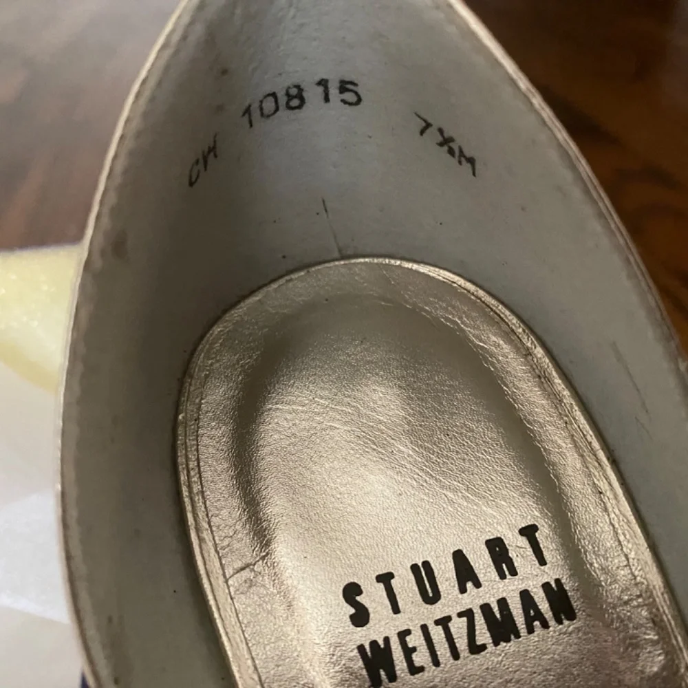 NEW Stuart Weitzman gold metallic dress shoes sandals heels 7.5 - Picture 4 of 7